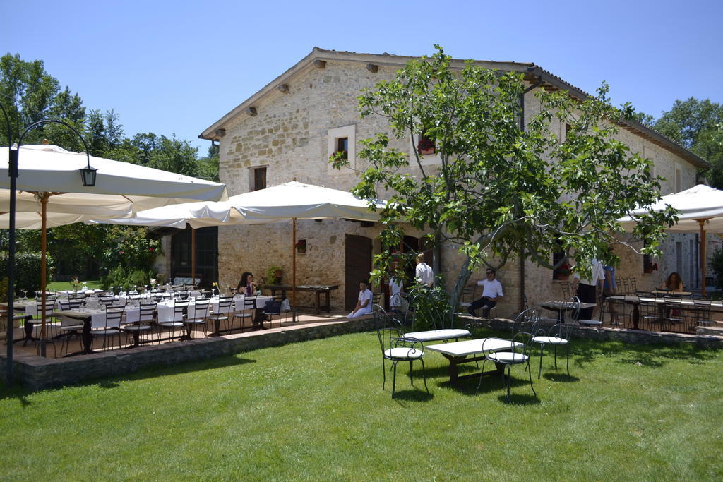 Locanda Rovicciano Guest House Castel Ritaldi Exterior photo