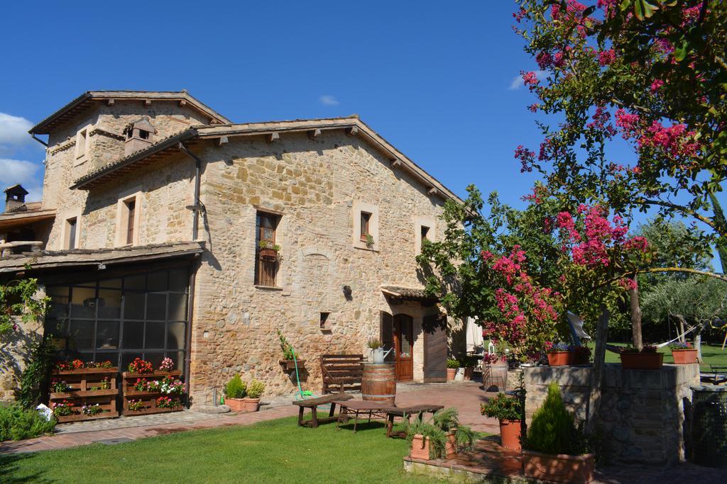 Locanda Rovicciano Guest House Castel Ritaldi Exterior photo