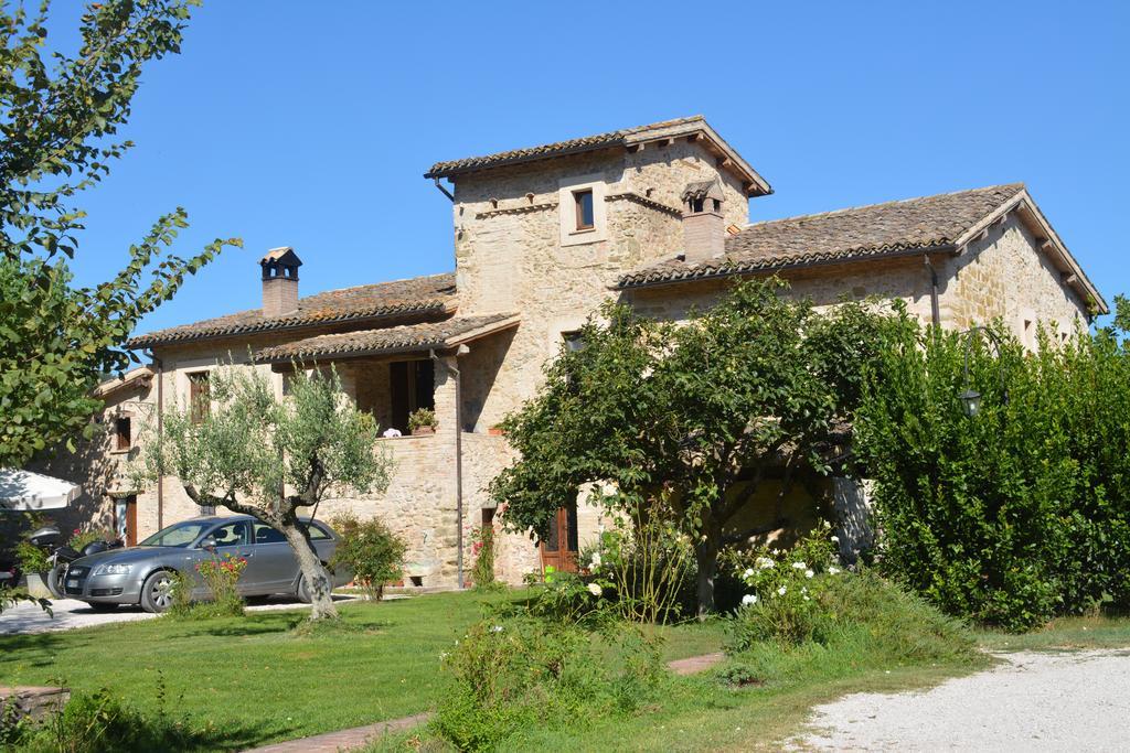 Locanda Rovicciano Guest House Castel Ritaldi Exterior photo